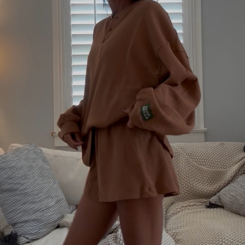 Oversized Thermal Henley - Mousse
M/L
